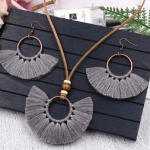 Jewelry - Gray Necklace & Earrings Set